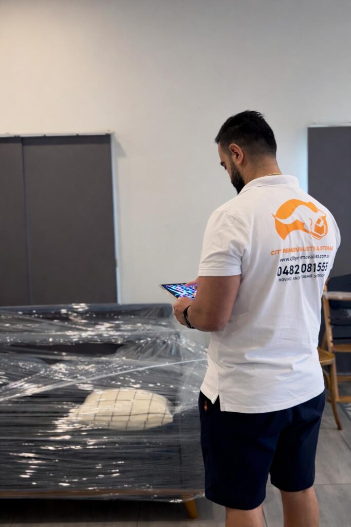 City Removalists Expert Working Vertical